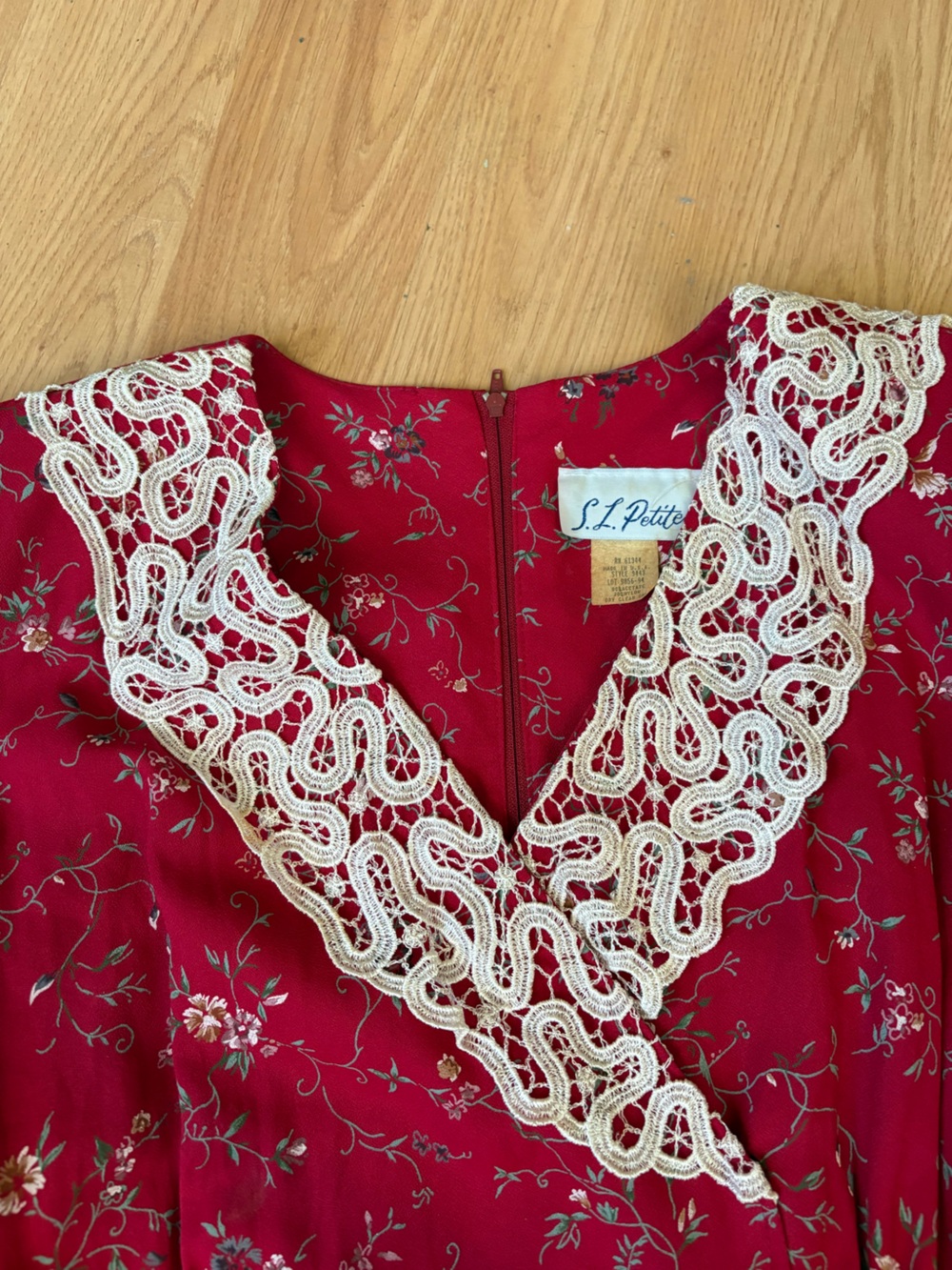 Vintage floral Red Lace-Trim Maxi Dress by SL Petites - Picture 7 of 8